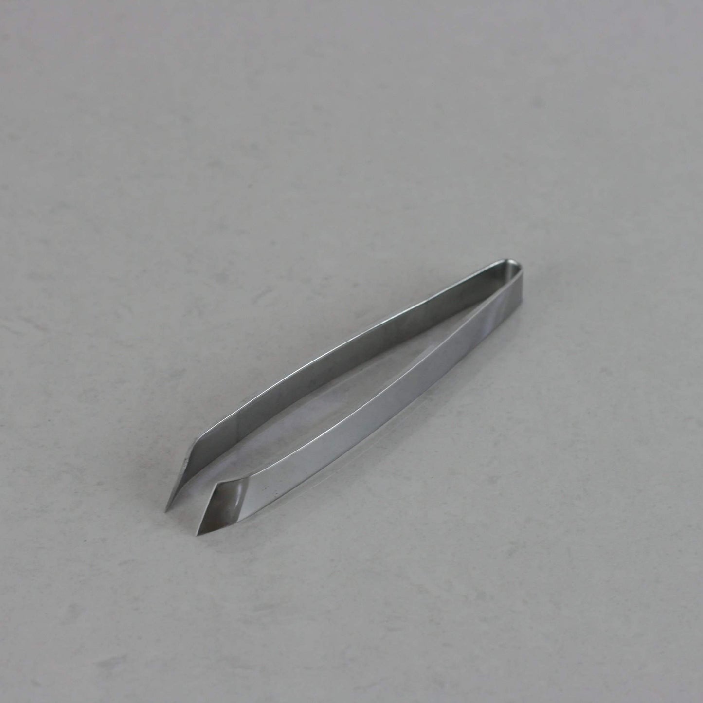 Fish tweezers