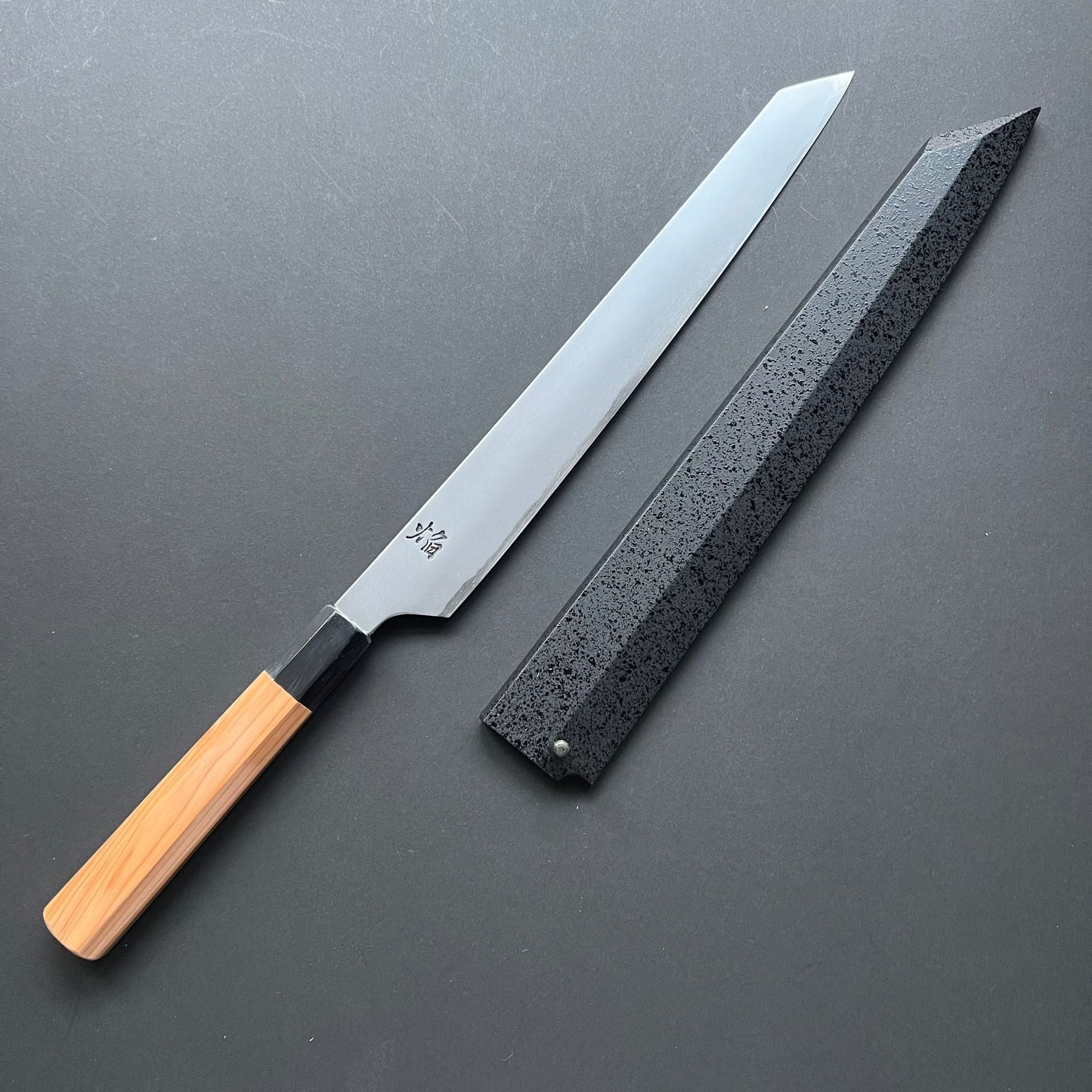 Kengata Yanagiba knife, Aogami 2 carbon steel with iron cladding, Kasumi finish, Homura series - Sakai Takayuki