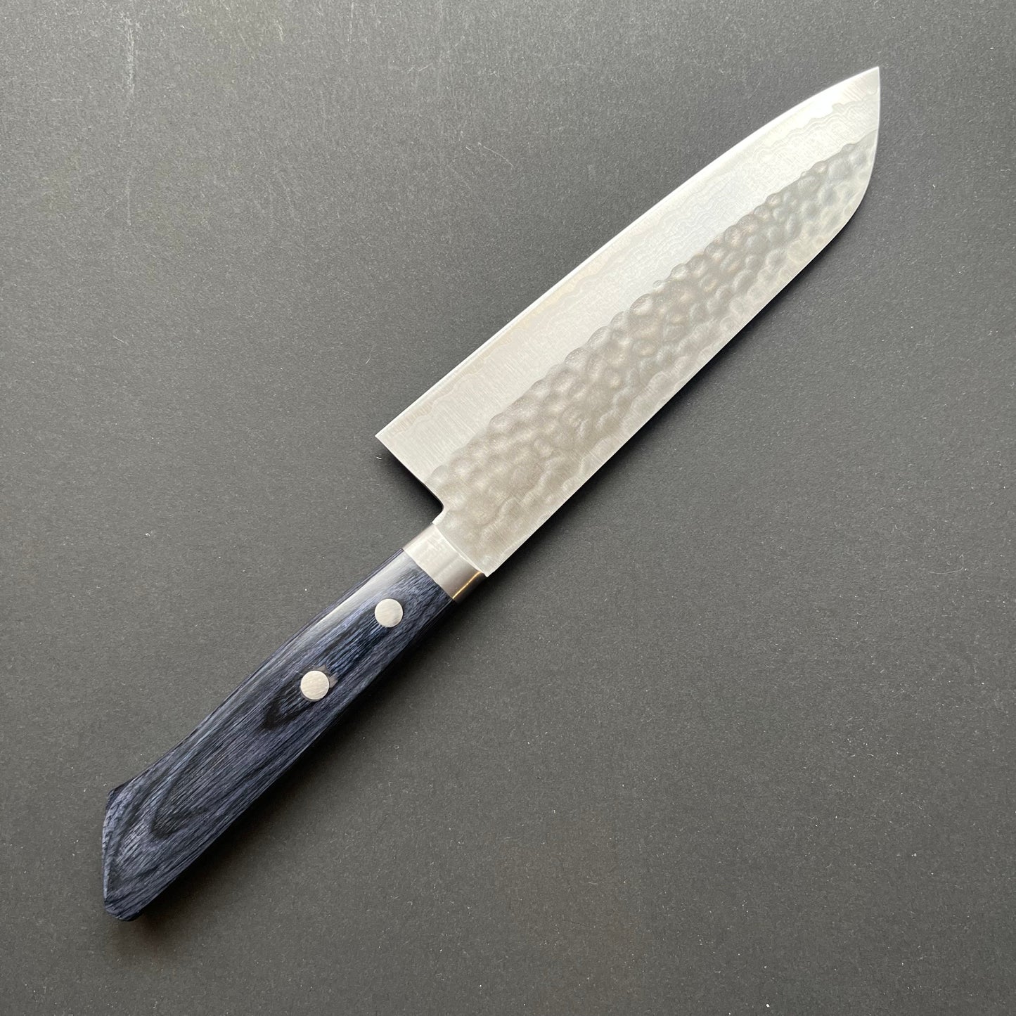 Santoku knife, VG10, damascus and tsuchime finish - Masutani