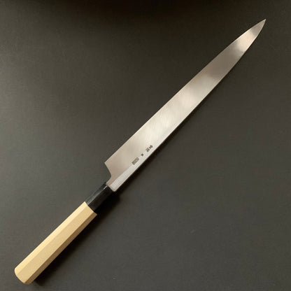 Yanagiba Knife, Shirogami 2 with iron cladding, mirror polished finish, Choyo range - Sakai Kikumori