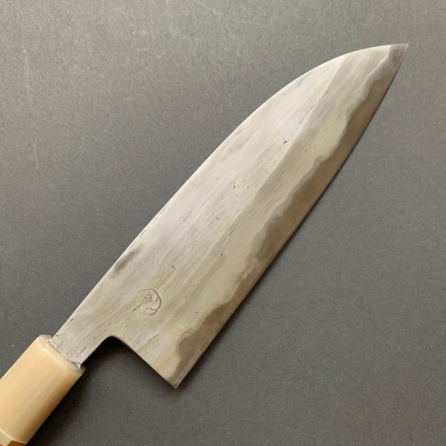 Santoku knife, Aogami 2 Carbon steel with Watetsu cladding, Kasumi finish, honwarikomi construction - Miyazaki