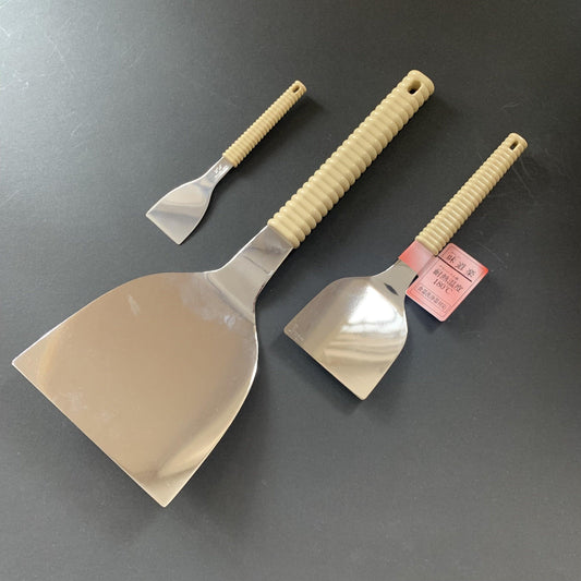 Okonomiyaki utensils