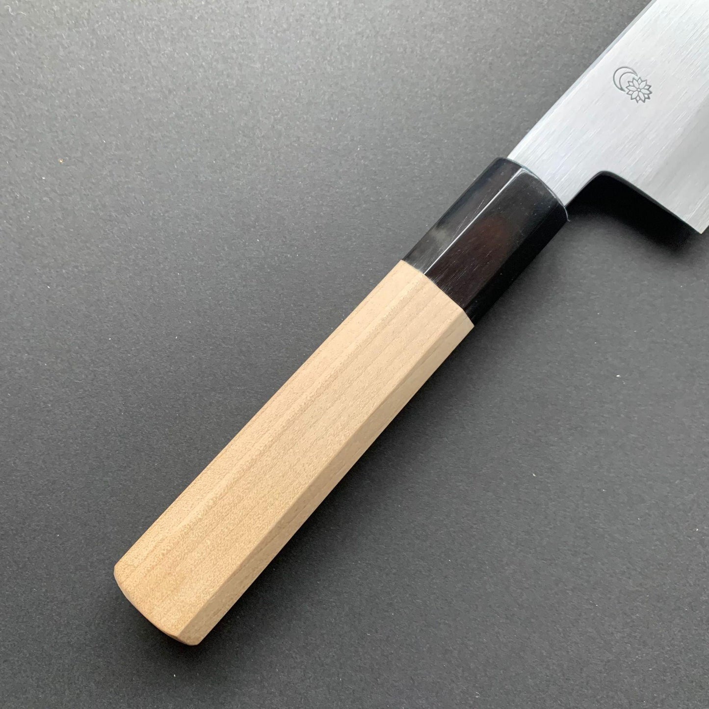Santoku Knife, Shirogami 2 with iron cladding, Kasumi finish, Kikuzuki Kasumi range - Sakai Kikumori
