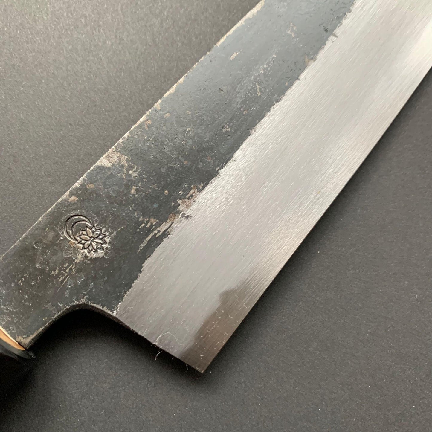 Gyuto Knife, Shirogami 2 with iron cladding, Kurouchi finish, Kikuzuki Kuro range - Sakai Kikumori