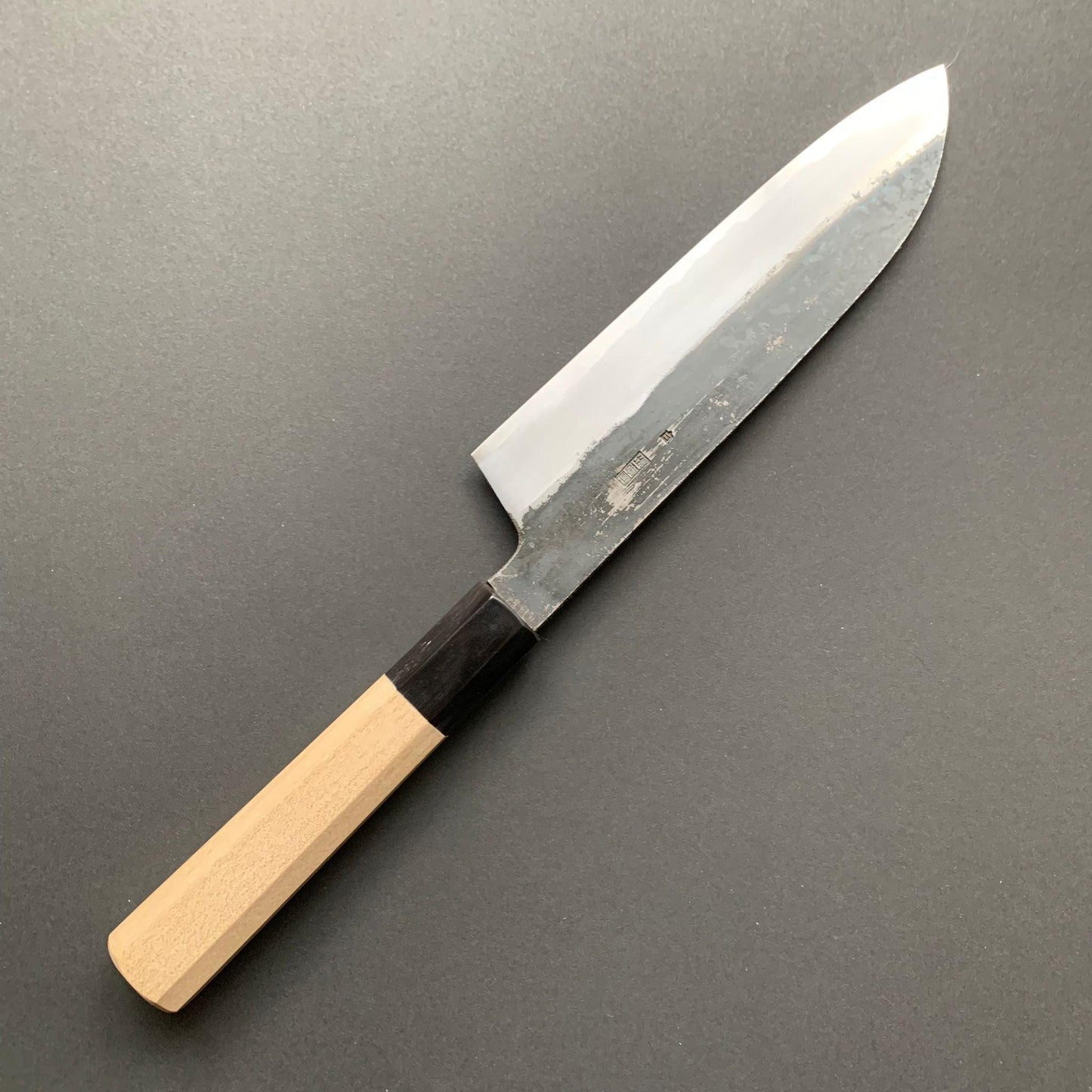 Santoku Knife, Shirogami 2 with iron cladding, Kurouchi finish, Kikuzuki Kuro range - Sakai Kikumori