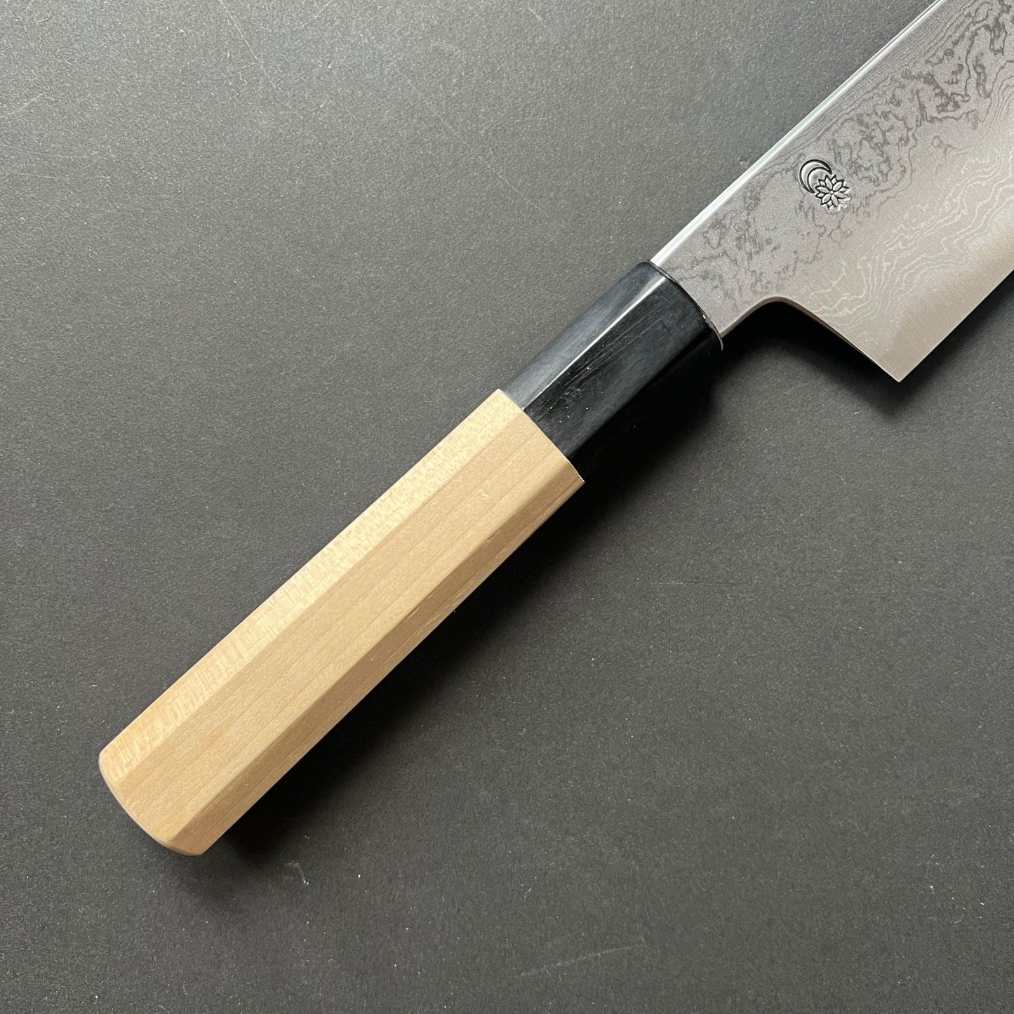 Santoku Knife, Aogami 1 with iron cladding, Damascus finish, Kikuzuki Uzu range - Sakai Kikumori
