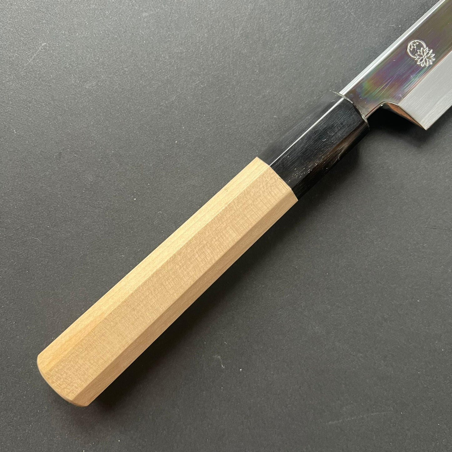 Yanagiba Knife, Shirogami 2 with iron cladding, mirror polished finish, Choyo range - Sakai Kikumori