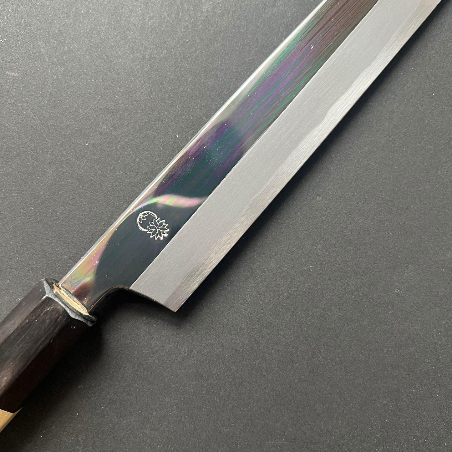 Yanagiba Knife, Shirogami 2 with iron cladding, mirror polished finish, Choyo range - Sakai Kikumori