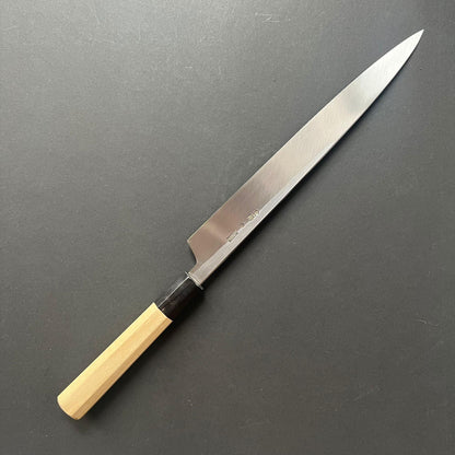 Yanagiba Knife, Shirogami 2 with iron cladding, mirror polished finish, Choyo range - Sakai Kikumori