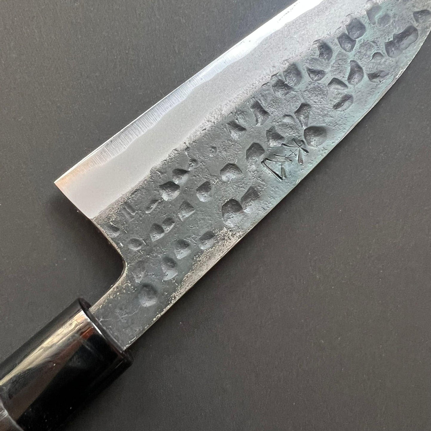 Santoku knife, Shirogami 2 with iron cladding, Kurouchi Tsuchime finish - Motokyuuichi