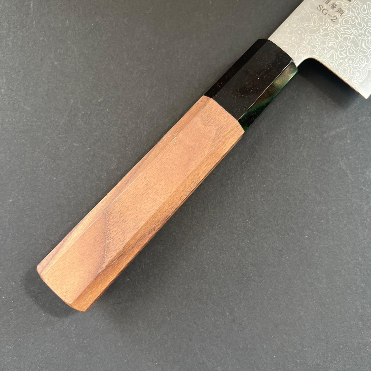 Santoku knife, SG2 stainless steel, Damascus finish, Saihyo range - Hatsukokoro