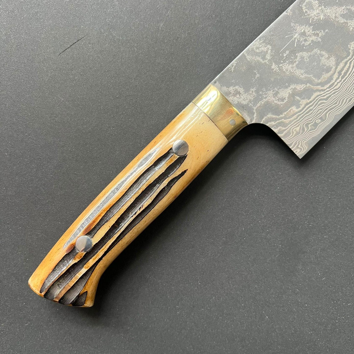 Nakiri knife, VG10 Stainless Steel, Damascus finish, Dyed Cow Horn western style handle - Saji