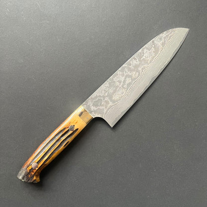 Santoku knife, VG10 Stainless Steel, Damascus finish, Dyed Cow Horn western style handle - Saji