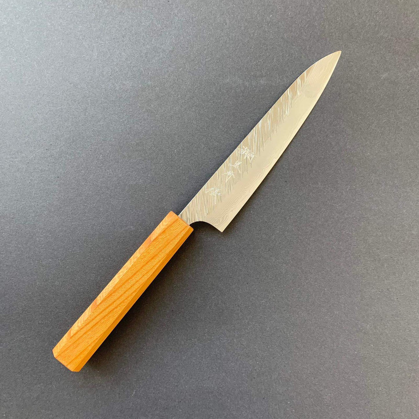 Petty knife, VG10 Stainless steel, tsuchime finish - Yu Kurosaki