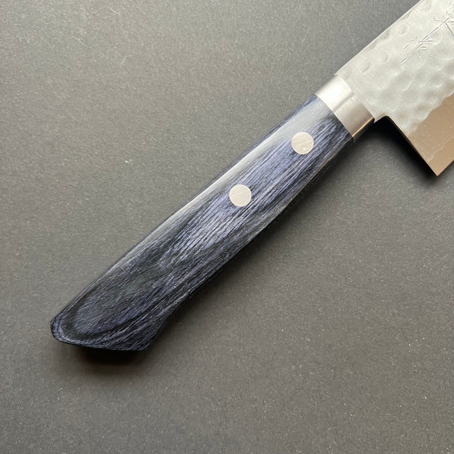 Santoku knife, VG10, damascus and tsuchime finish - Masutani